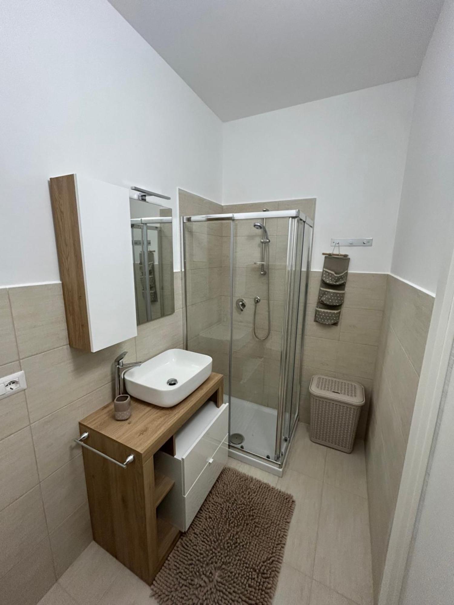 Fly & Stay Apartments Fiumicino Esterno foto